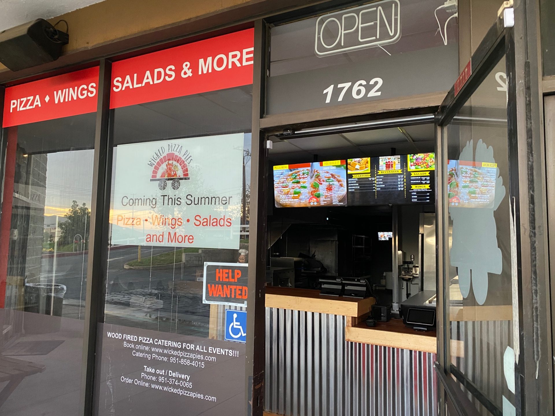 Local Favorite Pizza Shop in Norco CA – 7 Reasons Locals Love It